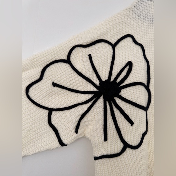 Cream Open Sweater with Black Floral Accents, Size 3X - NWOT - Picture 6 of 9